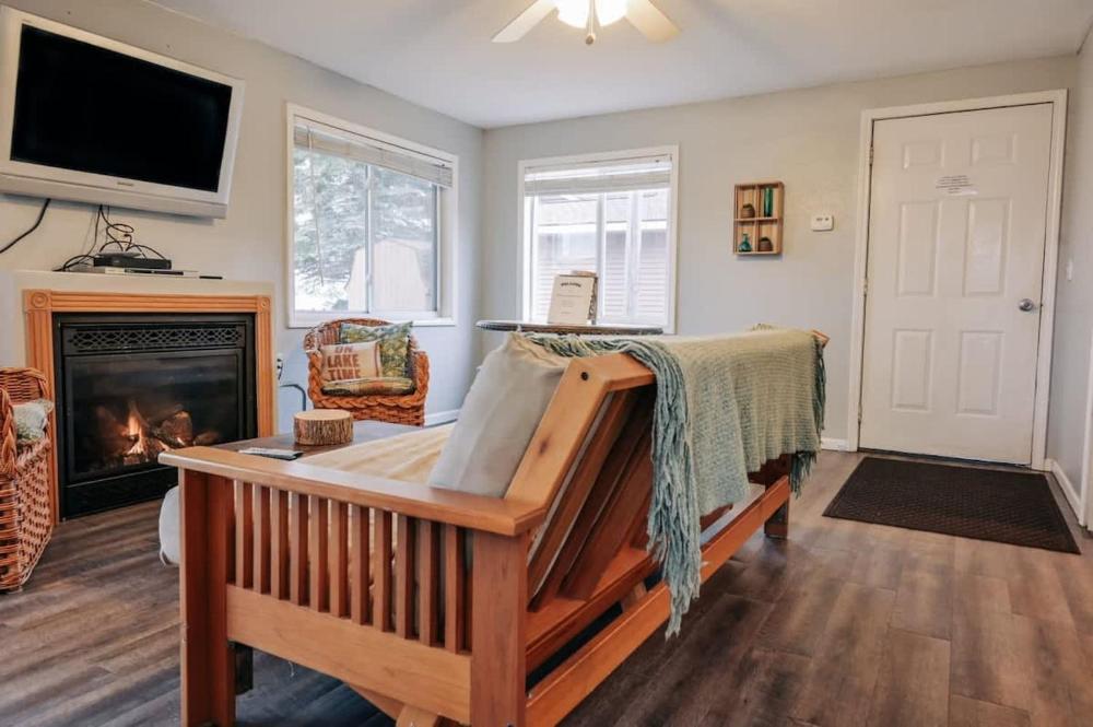 Beach Club of Oscoda Garden Cottage on the Lake